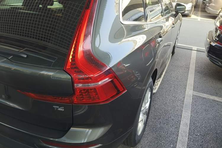 Used Volvo XC60 2018 T4 Zhiyi Edition Right Rear Taillight