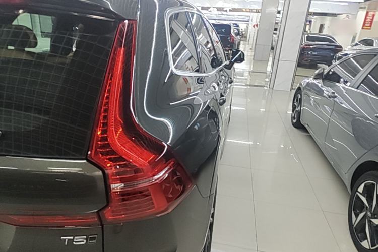 Used Volvo XC60 2018 T5 4x4 Smart Edition Right Rear Taillight