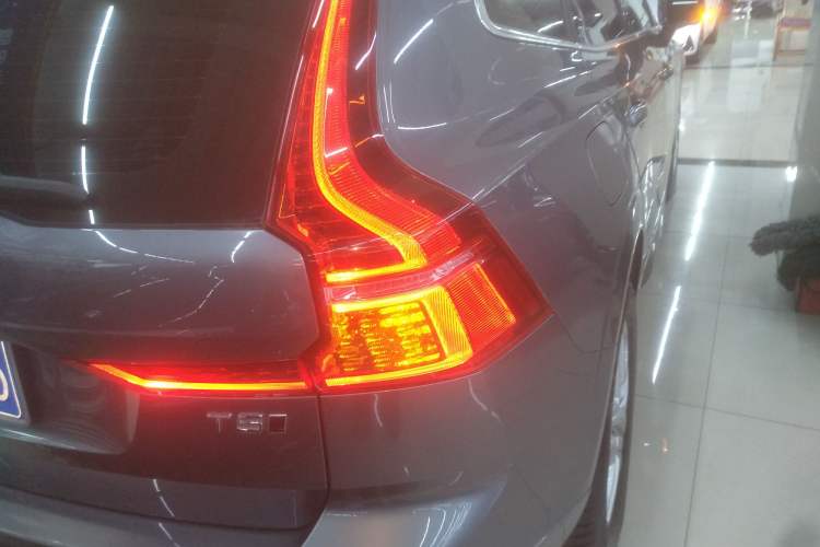 Used Volvo XC60 2018 T5 4x4 Zhiyi Edition Right Rear Taillight