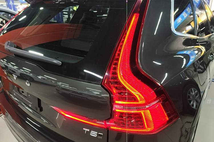 Used Volvo XC60 2018 T5 4x4 Zhiyi Edition Right Rear Taillight