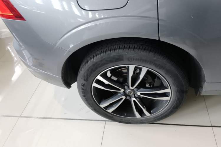 Used Volvo XC60 2018 T5 4x4 Smart Edition Right Rear Wheel Hub
