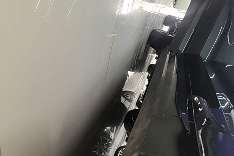 Used Volvo XC60 2018 T5 4x4 Smart Edition Right Side Sill
