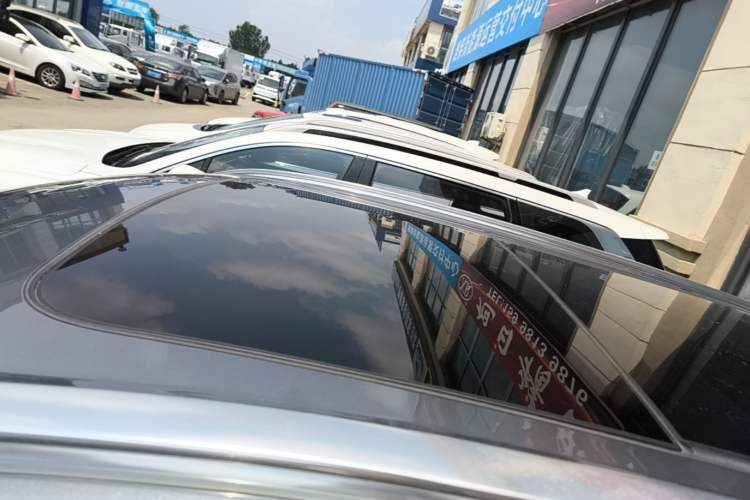 Used Volvo XC60 2018 T5 4x4 Zhiyi Edition Roof