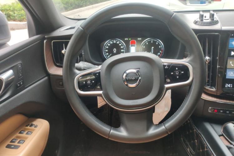 Used Volvo XC60 2018 T5 4x4 Zhiya Luxury Edition Steering Wheel