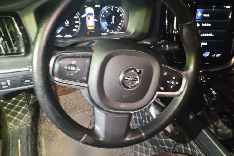 Used Volvo XC60 2018 T5 4x4 Smart Edition Steering Wheel