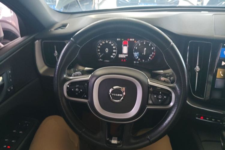 Used Volvo XC60 2018 T5 4x4 Smart & Sporty Edition Steering Wheel