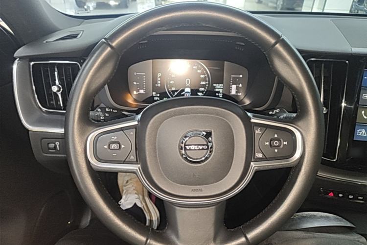 Used Volvo XC60 2018 T5 4x4 Smart Edition Steering Wheel
