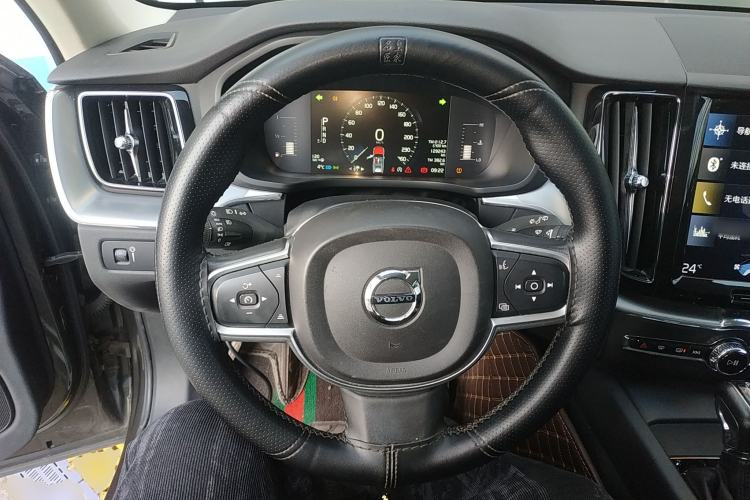 Used Volvo XC60 2018 T5 4x4 Zhiyi Edition Steering Wheel
