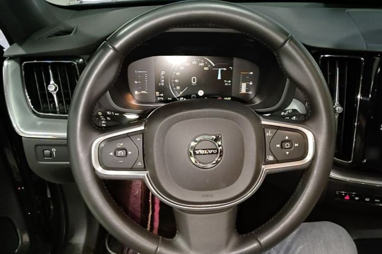 Used Volvo XC60 2018 T5 4x4 Smart Edition Steering Wheel