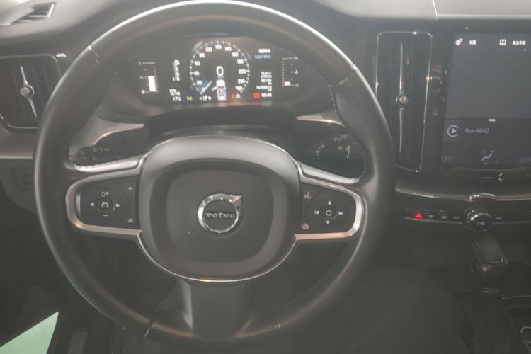 Used Volvo XC60 2018 T5 4x4 Zhiyi Edition Steering Wheel