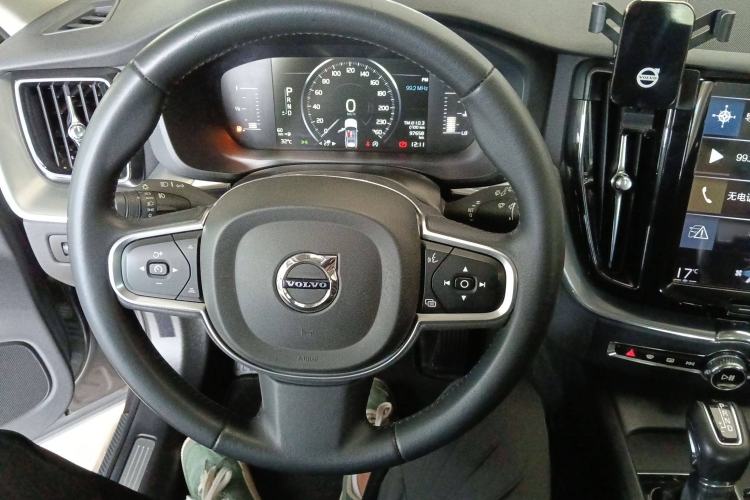 Used Volvo XC60 2018 T5 4x4 Zhiyi Edition Steering Wheel
