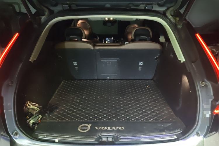 Used Volvo XC60 2018 T5 4x4 Smart Edition Trunk
