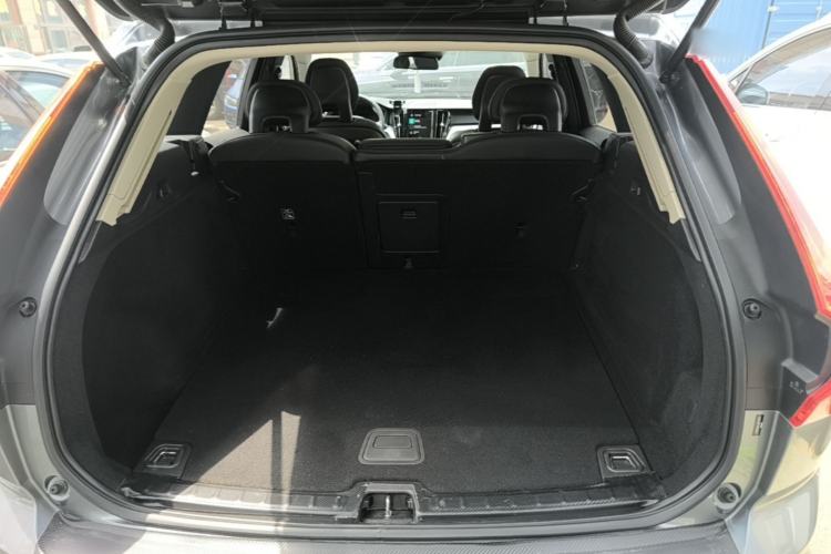 Used Volvo XC60 2018 T5 4x4 Zhiyi Edition Trunk