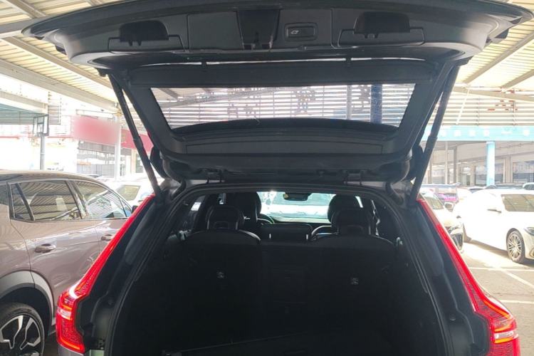 Used Volvo XC60 2018 T5 4x4 Smart & Sporty Edition Trunk