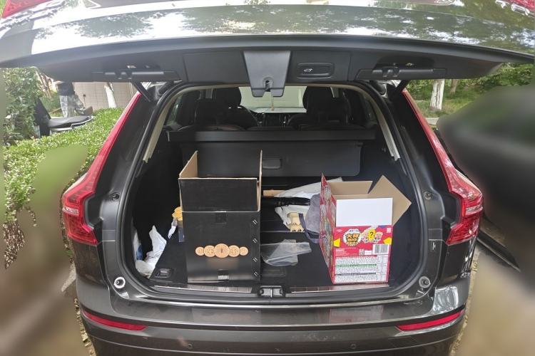 Used Volvo XC60 2018 T5 4x4 Smart Edition Trunk