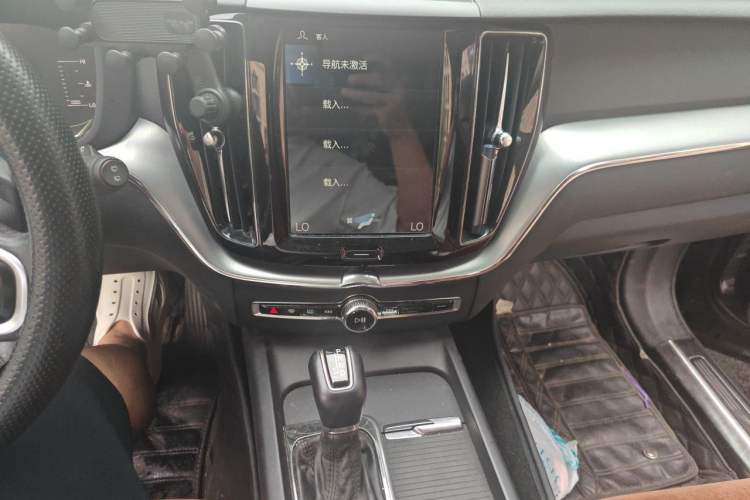 Used Volvo XC60 2018 T5 4x4 Zhiyi Edition Audio And AC Panel