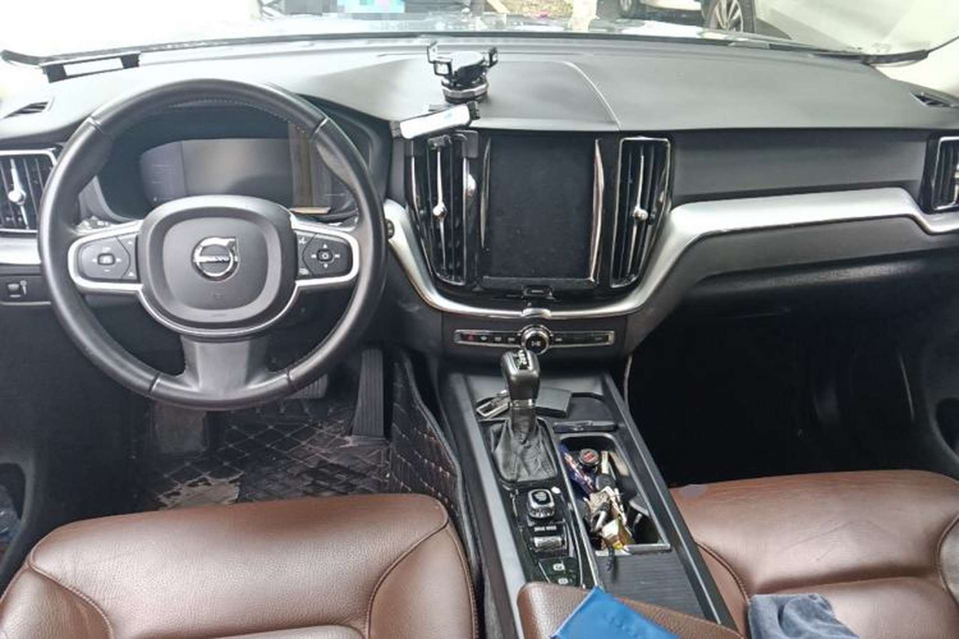 Used Volvo XC60 2018 T5 4x4 Zhiyi Edition Center Console