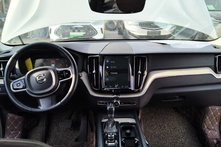 Used Volvo XC60 2018 T5 4x4 Zhiya Luxury Edition Center Console