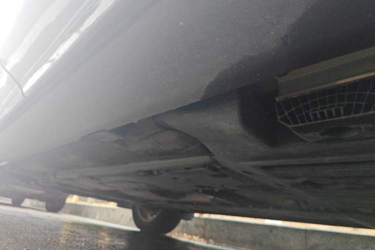 Used Volvo XC60 2018 T5 4x4 Zhiyi Edition Chassis Rear Left