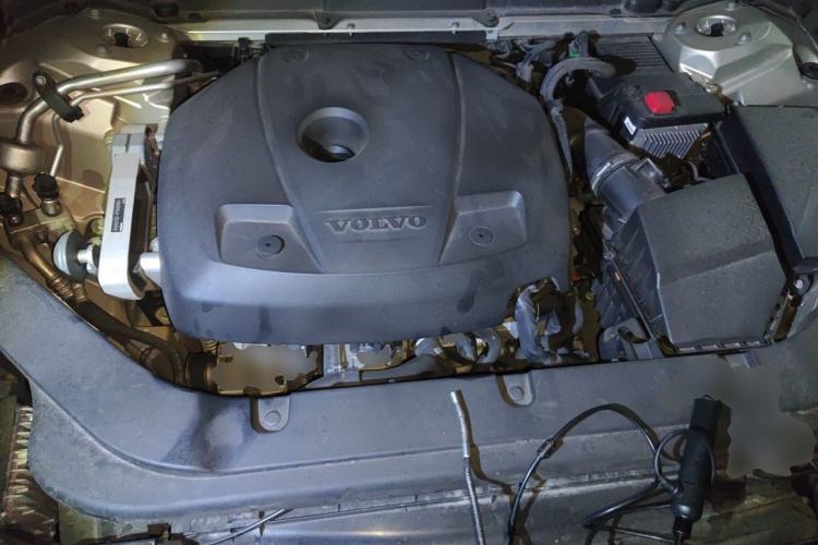 Used Volvo XC60 2018 T5 4x4 Smart Edition Engine Bay