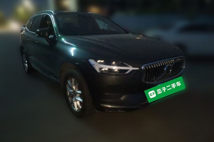 Used Volvo XC60 2018 T5 4x4 Zhiyi Edition Front Right 45 Deg