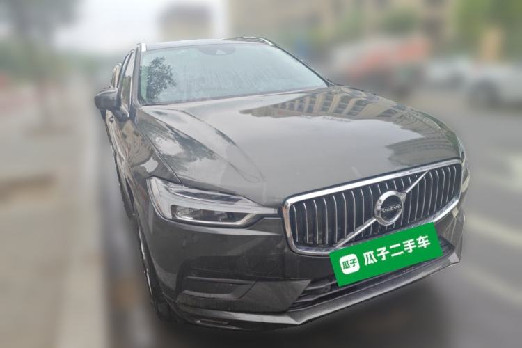 Used Volvo XC60 2018 T5 4x4 Zhiyi Edition Front Right 45 Deg