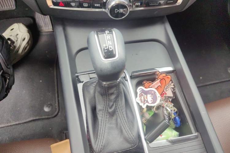 Used Volvo XC60 2018 T5 4x4 Zhiyi Edition Gear Lever