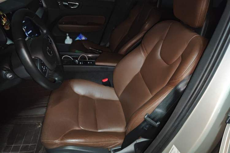 Used Volvo XC60 2018 T5 4x4 Smart Edition Left Front Seat