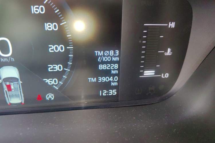 Used Volvo XC60 2018 T5 4x4 Zhiyi Edition Odometer Close Up
