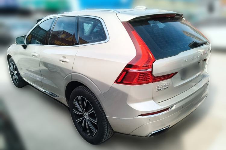 Used Volvo XC60 2018 T5 4x4 Zhiya Luxury Edition Rear Left 45 Deg