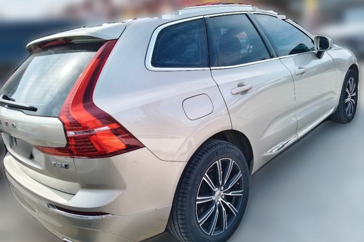 Used Volvo XC60 2018 T5 4x4 Zhiya Luxury Edition Rear Right 45 Deg