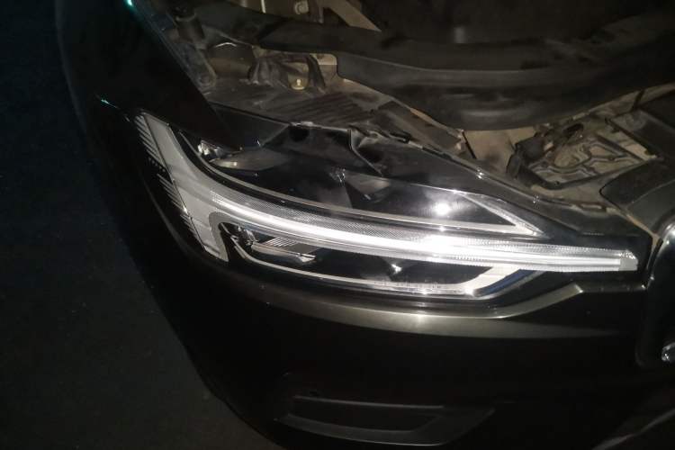 Used Volvo XC60 2018 T5 4x4 Zhiyi Edition Right Front Headlight