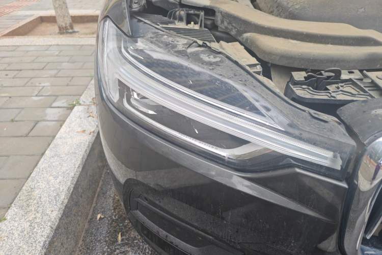 Used Volvo XC60 2018 T5 4x4 Zhiyi Edition Right Front Headlight