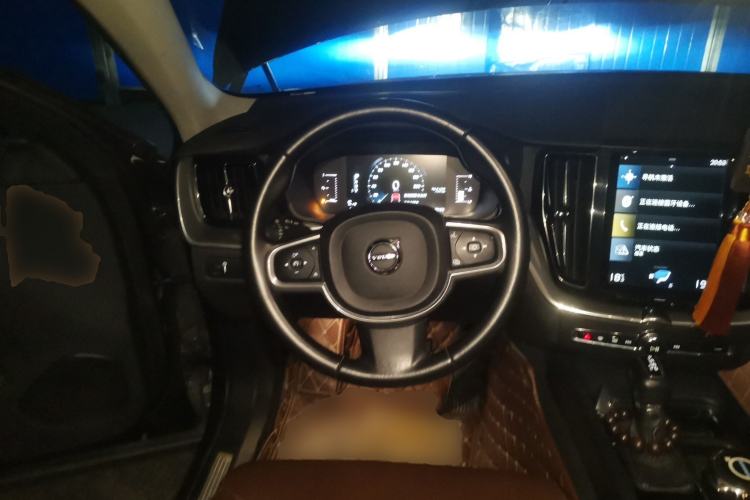 Used Volvo XC60 2018 T5 4x4 Zhiyi Edition Steering Wheel