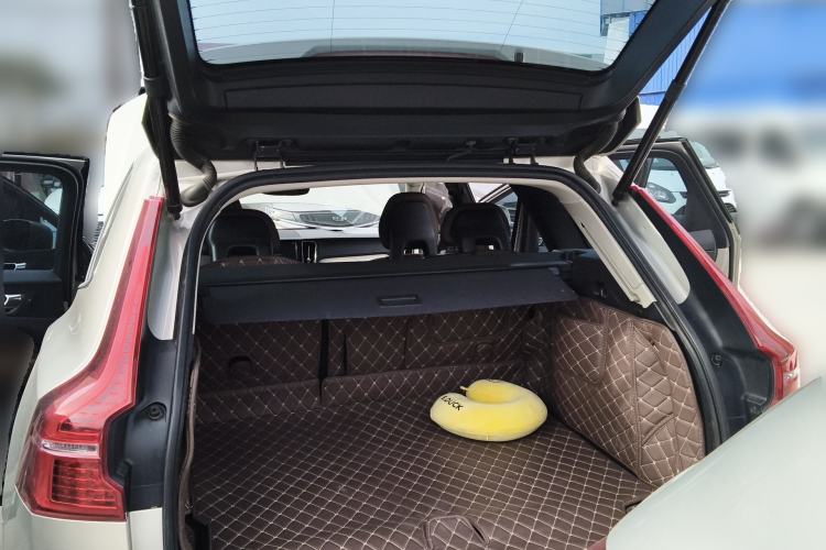 Used Volvo XC60 2018 T5 4x4 Zhiya Luxury Edition Trunk