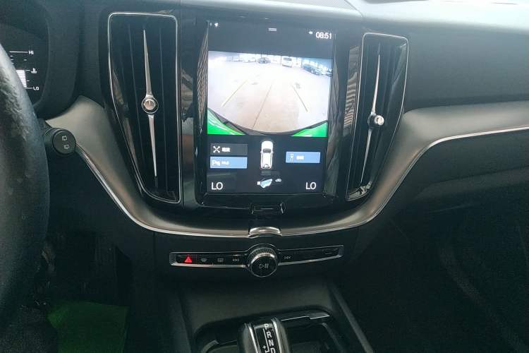 Used Volvo XC60 2018 T5 4x4 Zhiyi Edition Audio And AC Panel