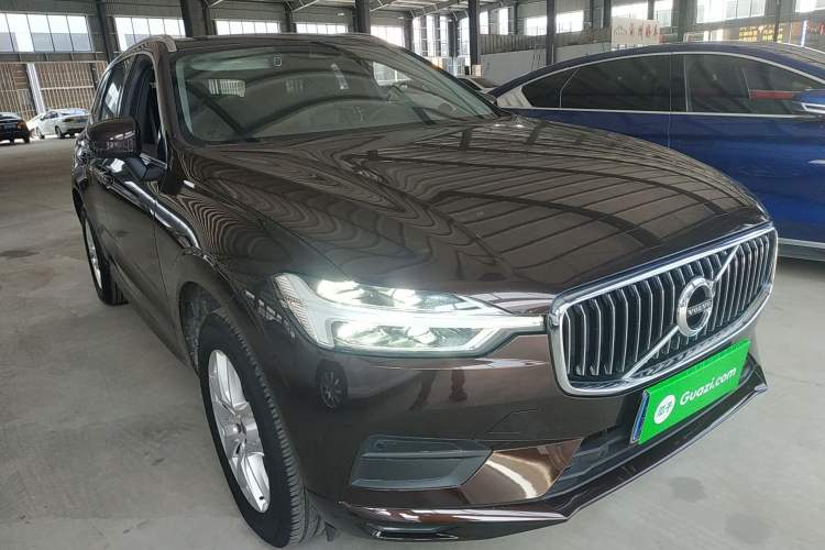 Used Volvo XC60 2018 T5 4x4 Zhiyi Edition Front Right 45 Deg