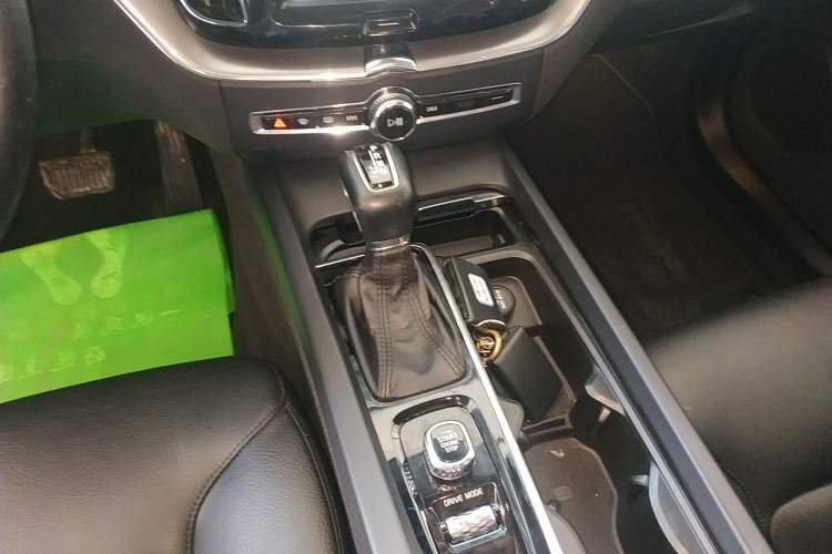 Used Volvo XC60 2018 T5 4x4 Zhiyi Edition Gear Lever