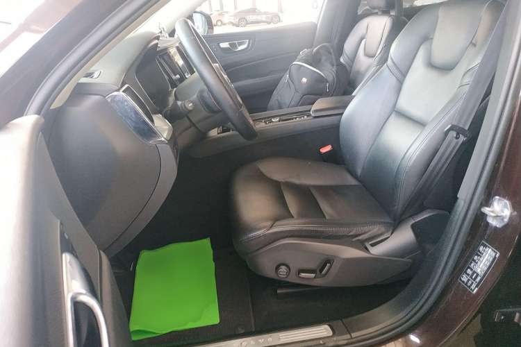 Used Volvo XC60 2018 T5 4x4 Zhiyi Edition Left Front Seat