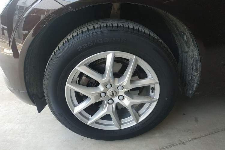 Used Volvo XC60 2018 T5 4x4 Zhiyi Edition Left Front Wheel Hub