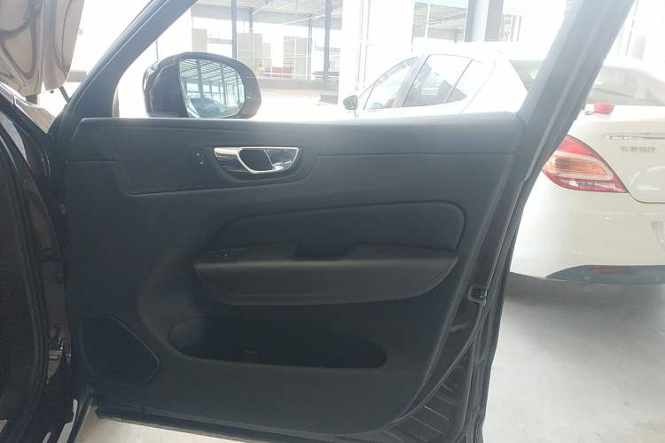 Used Volvo XC60 2018 T5 4x4 Zhiyi Edition Right Front Door Interior