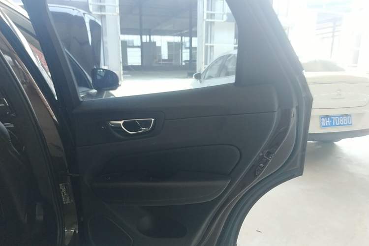 Used Volvo XC60 2018 T5 4x4 Zhiyi Edition Right Rear Door Interior