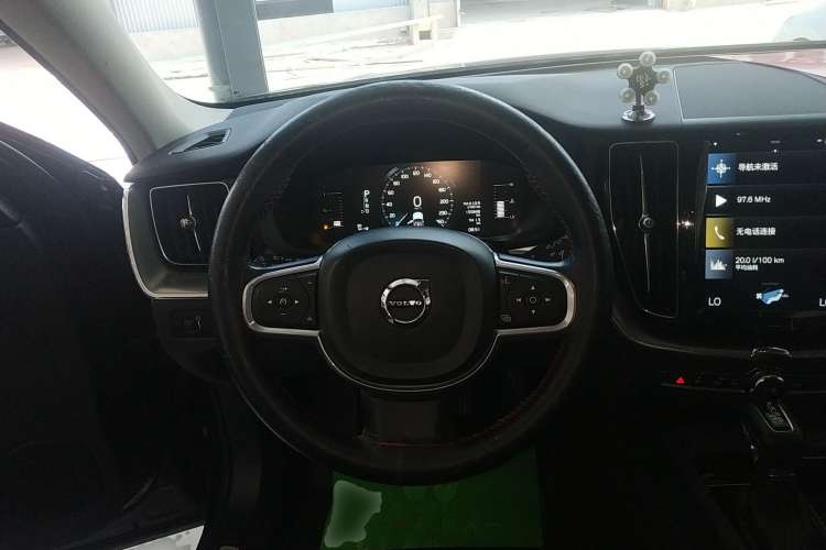Used Volvo XC60 2018 T5 4x4 Zhiyi Edition Steering Wheel
