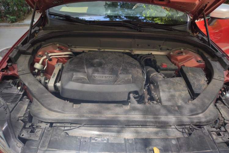 Used Volvo XC60 2018 T5 4x4 Smart & Sporty Edition Engine Bay