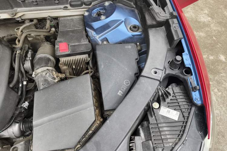 Used Volvo XC60 2018 T5 4x4 Smart & Sporty Edition Engine Bay Left