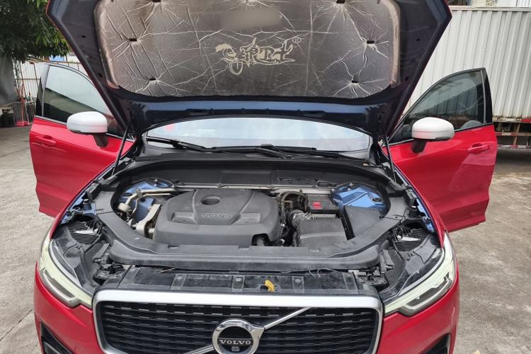 Used Volvo XC60 2018 T5 4x4 Smart & Sporty Edition Engine Bay