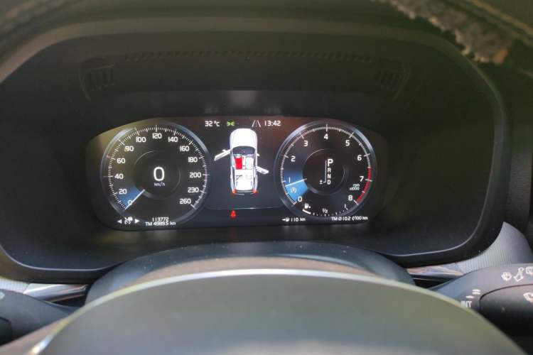 Used Volvo XC60 2018 T5 4x4 Smart & Sporty Edition Instrument Cluster