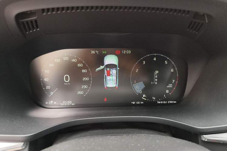 Used Volvo XC60 2018 T5 4x4 Smart & Sporty Edition Instrument Cluster