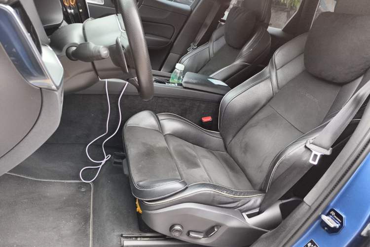 Used Volvo XC60 2018 T5 4x4 Smart & Sporty Edition Left Front Seat
