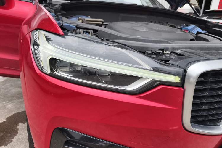 Used Volvo XC60 2018 T5 4x4 Smart & Sporty Edition Right Front Headlight